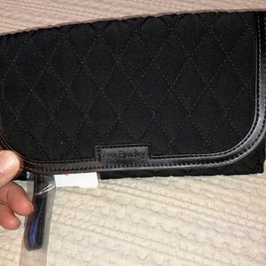 (NWT) Vera Bradley Classic Black Wristlet with Faux Leather Trim
